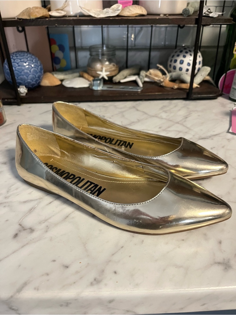 Cosmopolitan Women's gold  Pointed Toe Flats NWOT size 8